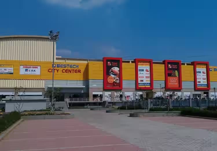 Bestech City Center — 300 Sq.Yd West Corner, 4 Open Sides - Photo 1